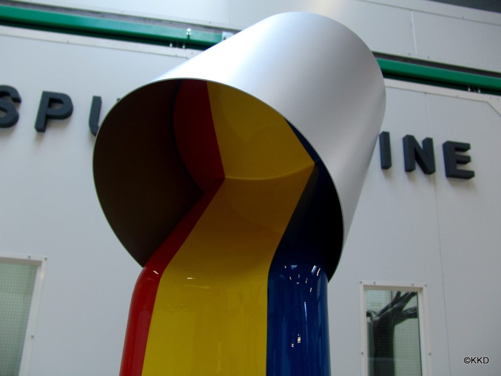 Grote blow up van een verfblik, foto 2